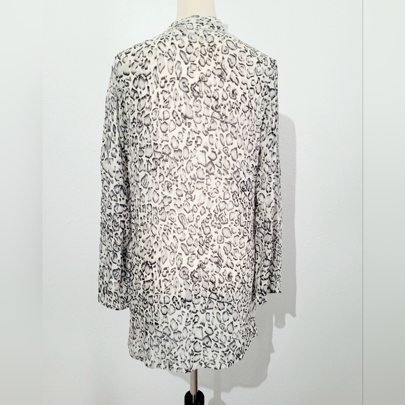 Chico’s Woman 100% Silk Animal Print Tunic Top Size 1 Large Beaded Embellished - Picture 6 of 14